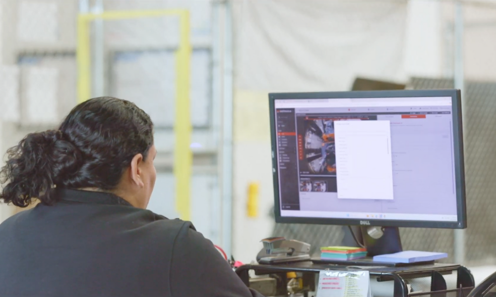 How to eliminate idle time and optimize labor spend without a WMS or LMS